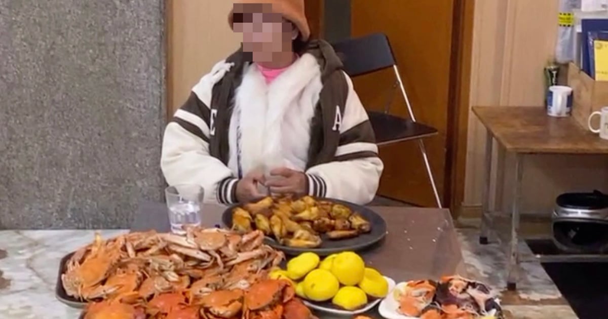 Vụ ăn buffet hải sản bỏ túi 10 kg đem về ở Hà Nội, người ăn kh.ông biết chữ nên kh.ông đọc được quy định