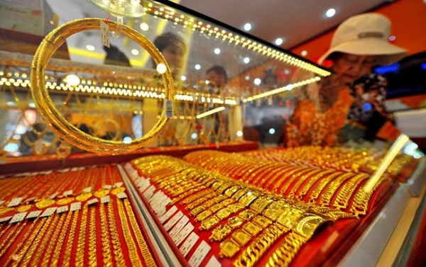 Giá vàng tăng nóng, nhiều tiệm vàng ‘bỗng dưng’ đóng cửa