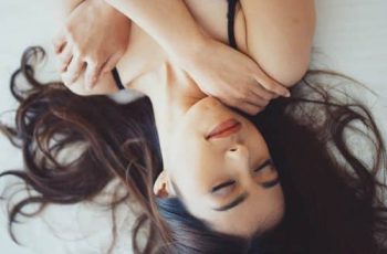 Đàn ông chạm môi vào 5 điểm ‘bẩn’ này của phụ nữ, chứng tỏ đã yêu đến phát nghiện Đàn ông chạm môi vào 5 điểm ‘bẩn’ này của phụ nữ, chứng tỏ đã yêu đến phát nghiện