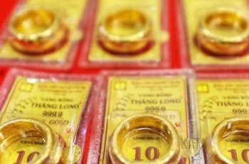 Giá vàng hôm nay 29/04: Lao dốc “không phanh“?