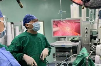 Cô gái 28 tuổi bị axit dạ dày “ăn mòn lên đến cổ” vì thứ nước nhiều người uống mỗi ngày