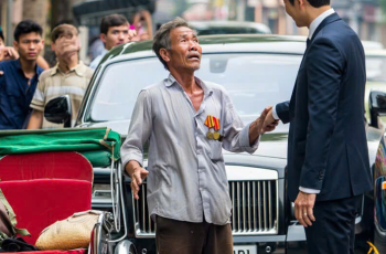 Cựu chiến binh lái xích lô va phải siêu xe, tỷ phú đưa ra cách giải quyết khiến tất cả những ai chứng kiến đều phải thán phục… Cựu chiến binh lái xích lô va phải siêu xe, tỷ phú đưa ra cách giải quyết khiến tất cả những ai chứng kiến đều phải thán phục…