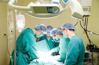 Nếu gặp 6 cơn đau này, báo hiệu tế bào UT đã phát triển đến giai đoạn cuối