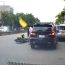 Clip tài xế mở cửa ô tô khiến người đi xe máy té ng:ã còn đòi bồi thường 3 triệu, cái kết không ai nghĩ đến