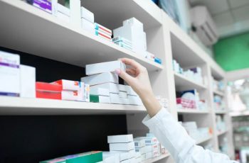 Phát hiện 7 loại thuốc giả trong một nhà thuốc ở Hà Nội Phát hiện 7 loại thuốc giả trong một nhà thuốc ở Hà Nội