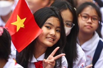 Bỏ quy định ‘mỗi gia đình chỉ được sinh tối đa hai con’