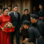Con trai bỏ cả ghế phó giám đốc để theo con bé bán nông sản vùng cao – đến ngày ra mắt, tôi chết lặng khi nhìn thấy nhà lụp xụp của con dâu
