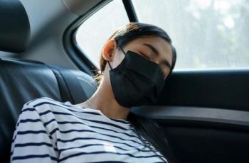 Vì sao nhiều người cảm thấy buồn nôn khi đi xe điện? Hóa ra vì lý do này