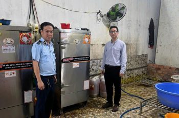 Lại là Gà ủ muối của ai đây, 1,2 tấn được phát hiện thì không biết bao nhiêu người đã ăn rồi