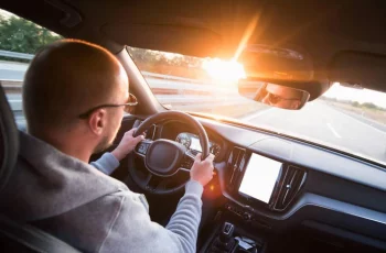Lái xe vượt tốc độ cho phép dưới 5km/h không được coi là vi phạm