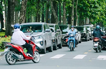 “Thương cho roi cho vọt”, đã hết thời ô tô ra đường bạ đâu cũng đỗ cũng được