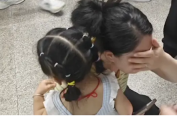 Thấy bé gái trên mạng giống hệt con mình, người mẹ đòi xét nghiệm ADN và cái kết đau lòng