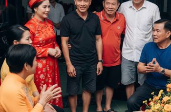 Nhà chồng chị gái tôi đến ăn hỏi nhưng người thì mặc áo phông, người đi dép lê, bác tôi tuyên bố đu:ổi thẳng cổ