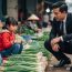 Triệu phú s:ốc khi thấy cô bé bán rau có vết bớt đỏ trên tay giống hệt vợ cũ, bí mật đằng sau khiến anh r:ơi l:ệ