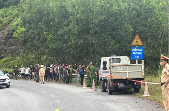 Hà Tĩnh: Ngã xe máy, nam thanh niên bàng hoàng phát hiện một thithe nằm bên cạnh