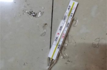 Con 3 tuổi cắn vỡ nhiệt kế thủy ngân, mẹ làm 3 bước được bác sĩ khen: Rất chuyên nghiệp!