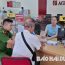 Có 3 sổ tiết kiệm, cụ ông 79 tuổi chỉ rút 1 quyển để chuyển khoản 200 triệu đồng: Nhân viên Agribank nhận giao dịch, rồi báo công an