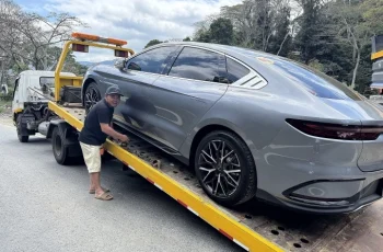 Xe điện hết pin giữa đèo vì tài xế muốn ‘thử sức’