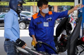 Tại sao tài xế mới thường đổ xăng vào buổi sáng và tối, trong khi tài xế có kinh nghiệm lại đi vào buổi trưa? Nhân viên cây xăng tiết lộ SỰ THẬT