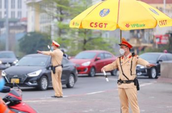 Quy định mới về việc CSGT dừng xe kiểm soát: Những điểm đáng chú ý tài xế nên biết
