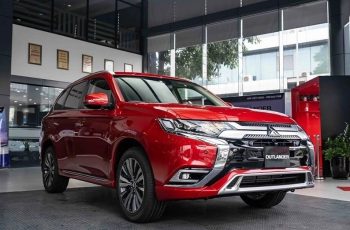Giá lăn bánh Mitsubishi Outlander giảm sâu cuối tháng 8/2025, quyết ‘chơi tất tay’ với Mazda CX-5