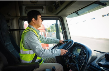 Từ tháng 10/2025, CÓ 7 NHÓM NGƯỜI không được lái xe ô tô, không biết cứ vô tư đi ra đường lại mất tiền oan