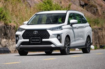 Quyết ‘hạ gục’ Mitsubishi Xpander, Toyota Veloz Cross giảm giá lăn bánh cực sâu đầu tháng 10/2025