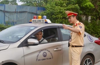 Chi tiết mức thu phí sát hạch cấp giấy phép lái xe