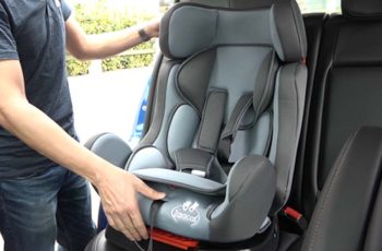 Hiểu đúng về quy định “từ ngày 1/1/2026, ô tô cá nhân phải có thiết bị an toàn khi chở trẻ em”