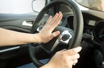 Những nơi tuyệt đối không được bấm còi xe, tài xế cần biết để tránh bị phạt nặng