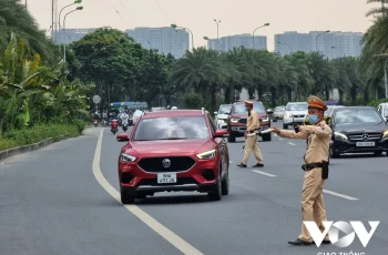 Dừng, đỗ không bật xi nhan, gây tai nạn: Có thể bị phạt tới 22 triệu đồng