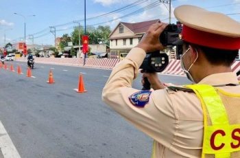 Lỗi chạy xe máy, ô tô chậm bị phạt thế nào? Lỗi chạy xe máy, ô tô chậm bị phạt thế nào?