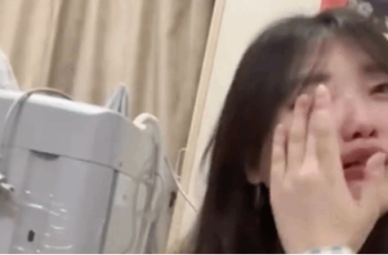 Gửi thêm 5 triệu nữa là có 3 tỷ “ăn Tết”, háo hức vượt 12.000km về đến nhà thì mẹ nói: “Con có gửi mẹ đồng nào đâu” Gửi thêm 5 triệu nữa là có 3 tỷ “ăn Tết”, háo hức vượt 12.000km về đến nhà thì mẹ nói: “Con có gửi mẹ đồng nào đâu”